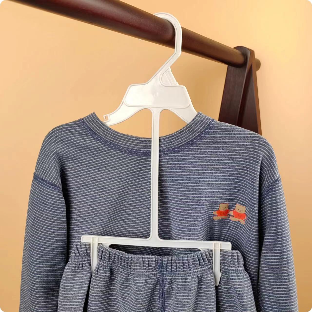 Romper Onesie Baby - 10個入り 子供用プラスチックハンガー キッズ ベビーロンパースハンガー 幼児服 乳幼児