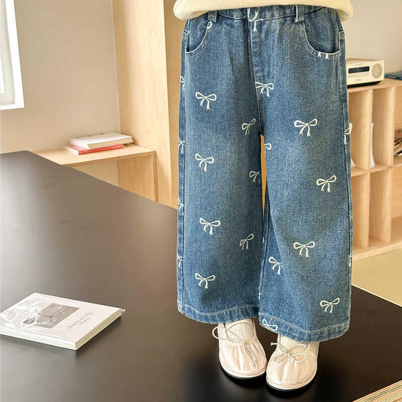 女の子春秋ジーンズ新しい子供ファッションプリント弓ルーズパン - Baby Clothing Drawing のレビューと価格